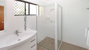 Shower - Alma Bay Holiday Unit 4 (Arcadia)