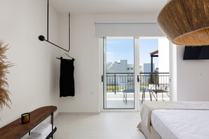 3 chambres, coffres-forts dans les chambres, fer et planche à repasser