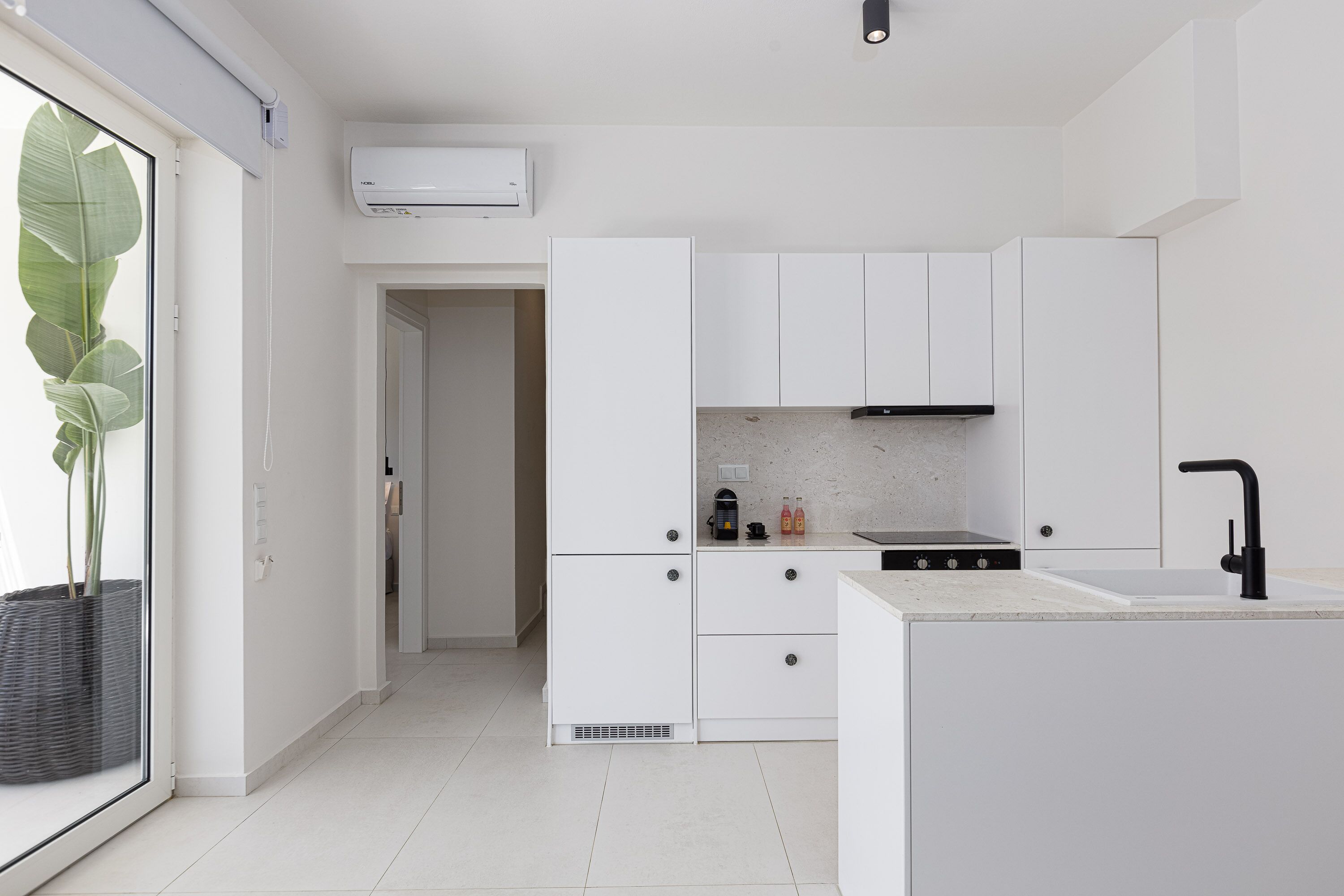 Modern brand new villa w/ Private Pool, Bbq facilities & 200m from the beach