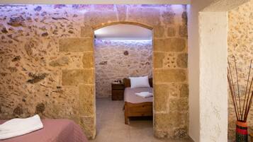 2 bedrooms, laptop workspace, soundproofing, iron/ironing board