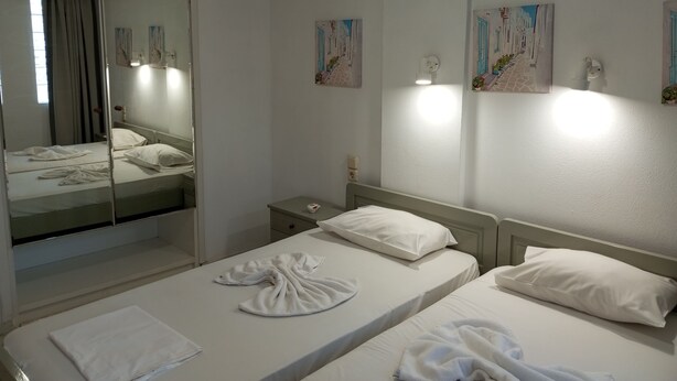 Appartamento, 1 camera da letto, balcone | 2 camere, ferro/asse da stiro