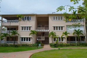 Exterior - Room-apartment Monocal in Boca Chica (Boca Chica)