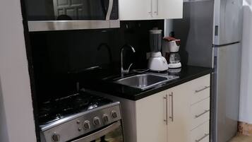 Room, 1 Bedroom, Smoking, Garden View | Interior