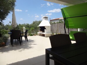 Lägenhet - 2 sovrum - rökare - uteplats | Restaurang utomhus