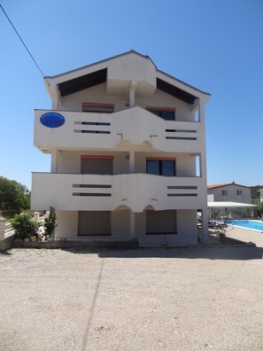Appartement, 2 slaapkamers, roken, terras | Ingang accommodatie
