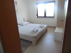 Apartment, 2 Bedrooms, Smoking, Patio