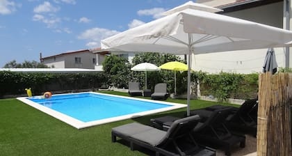Ilsad Apartments - Apartment With Pool 80 Meters From sea - Great Location