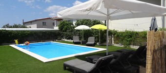 Ilsad Apartments - Apartment With Pool 80 Meters From sea - Great Location