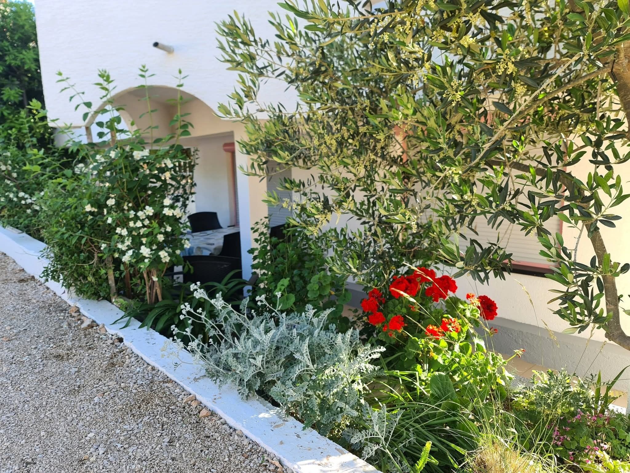 아파트, 침실 2개, 흡연, 발코니 | 정원