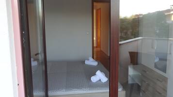 Apartment, 2 Bedrooms, Smoking, Balcony | 3 bedrooms, iron/ironing board, bed sheets