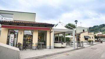 Zimmer, 2 Schlafzimmer, barrierefrei, Raucher | Außenbereich