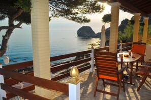 Beach - Villa Renata on Dechoumenes Beach - Agios Gordios, Corfu (Corfu)