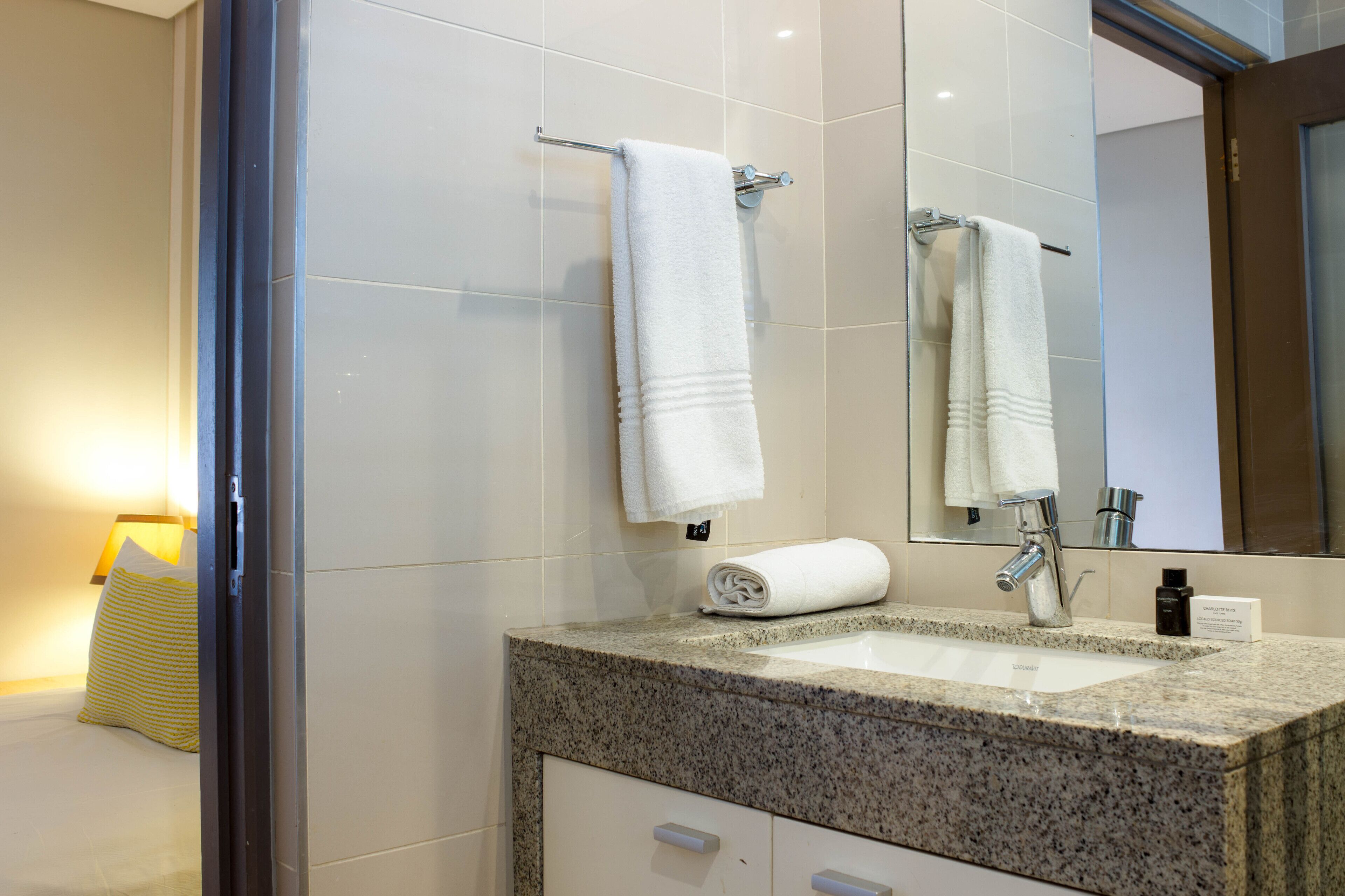 De Waterkant Studio Apartment - Fully Furnished and Equipped