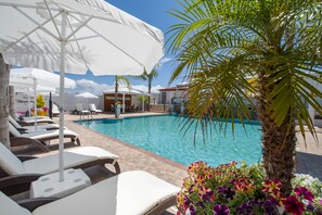 Outdoor pool - Family Deluxe For 5 (Chania)