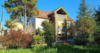 Spacious And Modern 3-bedroom Near Center, Free Parking