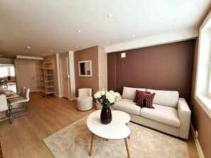 Apartment, 2 Schlafzimmer | Wohnzimmer
