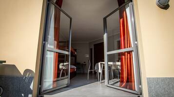 Zimmer, 1 Schlafzimmer, barrierefrei, Raucher | Unterkunftsgelände