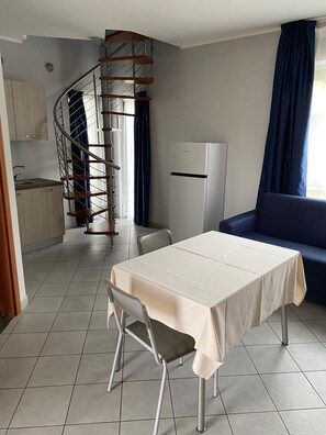 Room, 1 Bedroom, Accessible, Smoking | Bahagian dalam