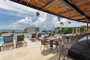 Departamento, 1 habitación, balcón | Restaurante al aire libre