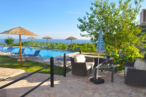 Apartment, 2 Bedrooms, Smoking, Balcony | Sundeck