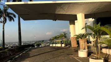 Room, 1 Bedroom, Accessible, Smoking | Property grounds