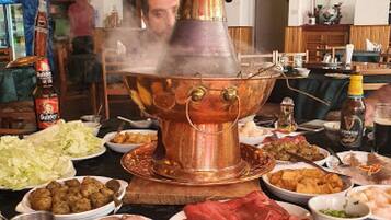 Room, 1 Bedroom, Accessible, Smoking | Dining