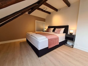 Apartment, 2 Bedrooms, Balcony, Garden View