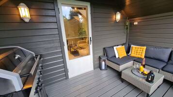 Apartment, 2 Bedrooms, Balcony, Garden View | Terrace/patio