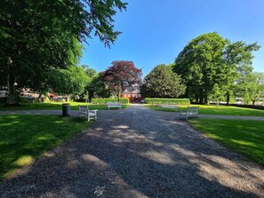 Apartamento, 2 habitaciones, vistas al jardín | Jardines del alojamiento