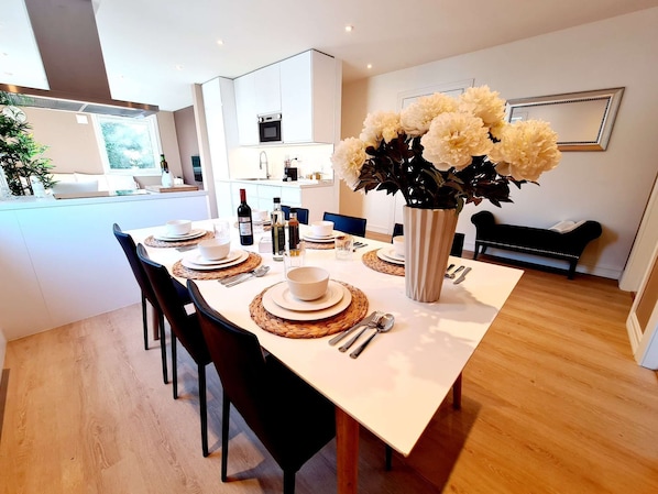 公寓, 2 间卧室, 花园景观 | 餐厅