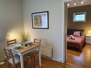 公寓, 2 间卧室, 露台 | 餐厅