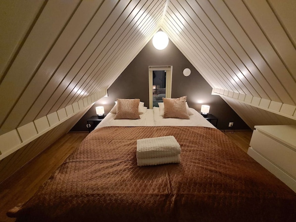 Lägenhet - 3 sovrum - uteplats | 4 sovrum och wi-fi