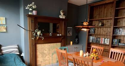 Cosy Cottage Sleeps 6 Suit Families, Contractors, Couples