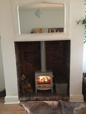 House, 2 Bedrooms, Patio, Garden View | Living room