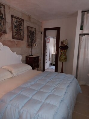 2 chambres, fer et planche à repasser, draps fournis