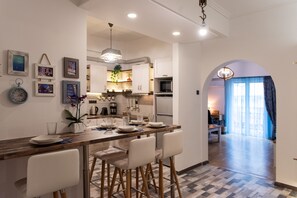 Romantic Apartment | Private kitchen | Full-sized fridge, oven, stovetop, dishwasher