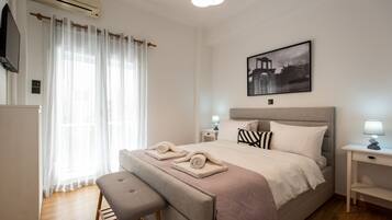 Romantic Apartment | 2 bedrooms, premium bedding, in-room safe, individually decorated