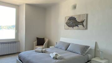 2 bedrooms, desk, iron/ironing board, travel cot