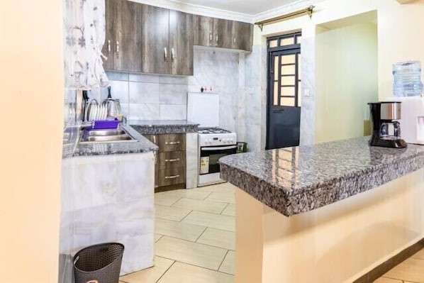 Fridge, microwave, oven, coffee/tea maker