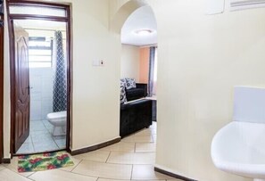 Dusche, Handtücher, Seife, Toilettenpapier