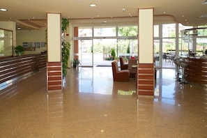 Reception - Hotel Veris (Sunny Beach)