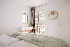 1 bedroom, memory foam beds, iron/ironing board, WiFi - BEACH APARTMENT "CALA TORTA" POOL & TERRACE IN CANYAMEL (Capdepera)