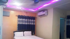 Hypo-allergenic bedding available, iron/ironing board (on request) - Sagar Grand (Hyderabad)