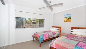 2 bedrooms, internet, bed sheets