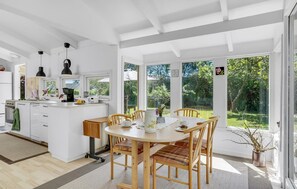 Fridge, oven, stovetop, dishwasher - 4 bedroom awesome home in Skibby (Skibby)