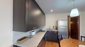 Fridge, microwave, oven, dishwasher - Cantero 23 - tucasaenlospirineos (Escarrilla)