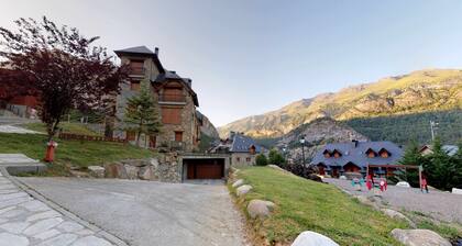 Los Altos de Escarrilla - Tu Casa en los Pirineos - 2 Dorm y 1 Baño 33BA