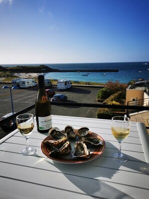 Outdoor dining - Les Terrasses de Kerfissien 6 Personnes vue mer (Cléder)