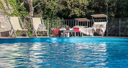 Leccio, appartement lumineux avec vue sur la vallée et avec piscine