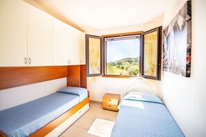 3 bedrooms, iron/ironing board, WiFi